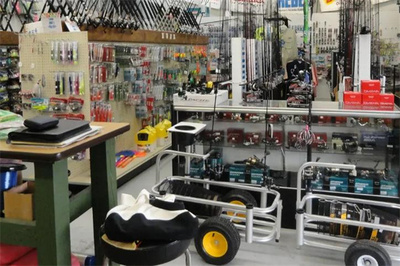 跨界創(chuàng)業(yè)的成本分析 開一家小型漁具店與珠寶首飾零售的啟動資金對比